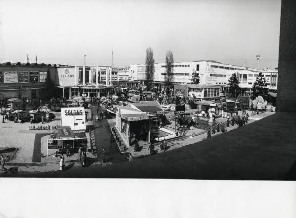 Fiera di Milano - Campionaria 1958 - Largo X - Mostra dei gas liquidi nelle loro diverse applicazioni