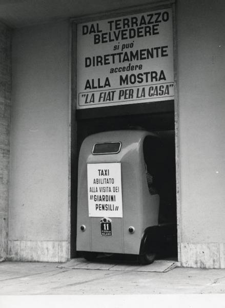 Fiera di Milano - Campionaria 1958 - Montacarichi per taxi