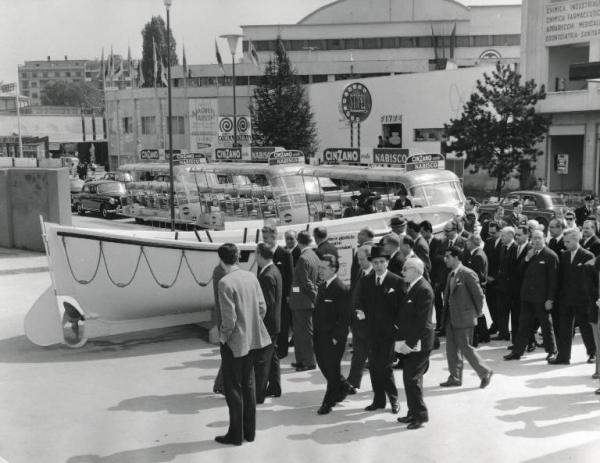 Fiera di Milano - Campionaria 1959 - Visita di un gruppo di ambasciatori dell'America Latina