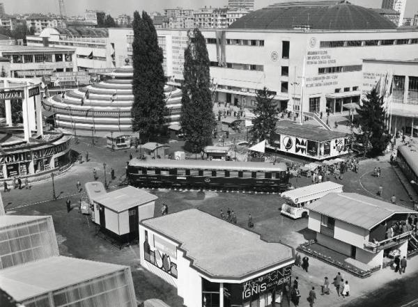 Fiera di Milano - Campionaria 1959 - Area espositiva del largo X