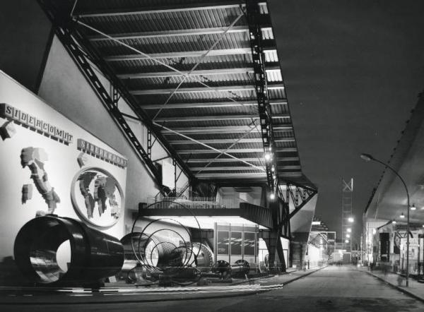 Fiera di Milano - Campionaria 1959 - Padiglione della Sidercomit (Siderurgica Commerciale Italiana) - Veduta notturna