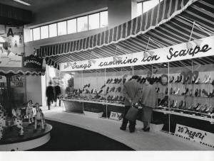 Fiera di Milano - Campionaria 1957 - Mostra artigiana calzature