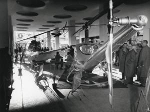 Fiera di Milano - Campionaria 1957 - Padiglione del Salone del motore d'aviazione - Elicottero Aer Lualdi & C.