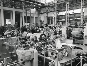 Fiera di Milano - Campionaria 1959 - Padiglione macchine utensili e utensileria per la lavorazione dei metalli, macchine per la pressofusione dei metalli - Interno