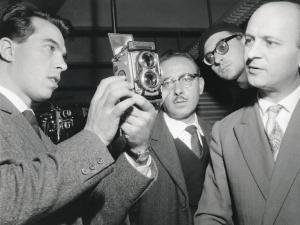 Fiera di Milano - Campionaria 1959 - Padiglione dell'ottica, foto, cine - Interno - Macchina fotografica Rolleiflex