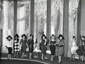 Fiera di Milano - Campionaria 1960 - Presentazione della mostra "I Tessili Nuovi"
