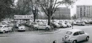 Fiera di Milano - Campionaria 1960 - Parcheggio dell'Automobile Club Milano