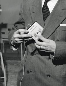 Fiera di Milano - Campionaria 1960 - Padiglione apparecchi e strumenti medicali, materiale odontoiatrico e sanitario e apparecchi elettroacustici - Endostimolatore cardiaco
