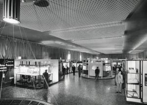 Fiera di Milano - Campionaria 1960 - Padiglione argenteria, oreficeria, orologeria, accessori e affini - Interno