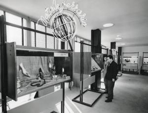 Fiera di Milano - Campionaria 1960 - Padiglione calzature di qualità - Interno