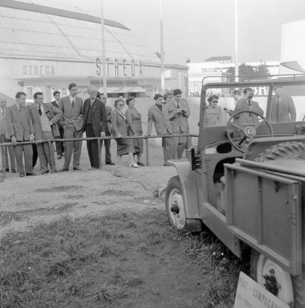 Fiera di Milano - Campionaria 1952 - Visita di Auguste Piccard e Jacques Piccard - Automobile fuoristrada Campagnola 1101 Fiat