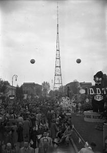 Fiera di Milano - Campionaria 1950 - Antenna RAI - Visitatori