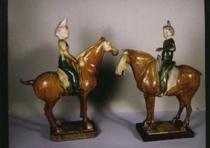 Coppia di statue equestri | Figura maschile