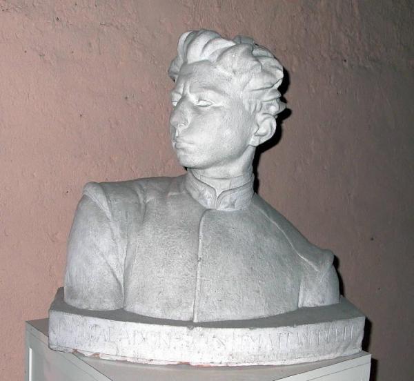 Busto di Roberto Safiati insignito di medaglia d'oro