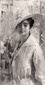 Figura di giovane donna con cappello e abito bianco
