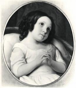 Bambina in preghiera