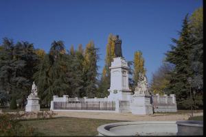 Monumento a Virgilio Marone