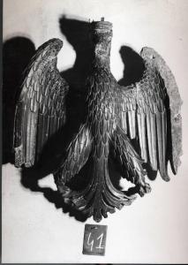 Aquila bicipite con corona