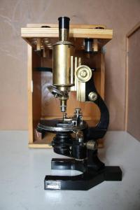 Microscopio composto F. Koristka Milano N° 42652 - microscopio - medicina e biologia
