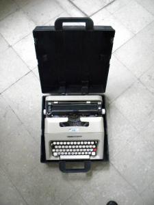 Olivetti Lettera 35 - macchina per scrivere portatile manuale - industria