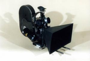 Cinepresa Cameflex da 35 mm. con accessori - cinepresa - cinematografia