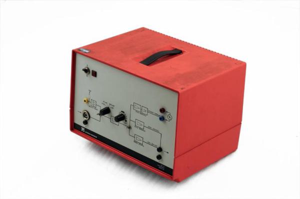 Modello Leybold 587 01 - amplificatore di tensione alternata - Fisica