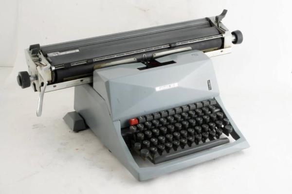 Olivetti Diaspron 82 - macchina per scrivere - Industria, manifattura, artigianato