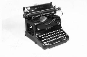 Hesperia - macchina per scrivere - Industria, manifattura, artigianato