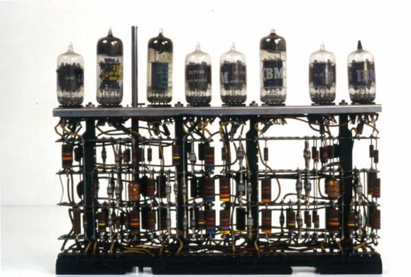 Elemento integrato circuitale a tubi elettronici - Informatica