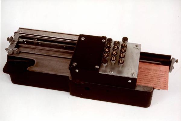 IBM 011, Electric Key Punch - perforatrice meccanica - Informatica