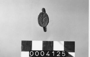 Anello con sigillo a stampo sassanide