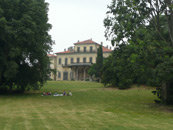 Arcore, Villa Borromeo d'Adda, Veduta generale del complesso della Villa (Fototeca ISAL, fotografia di R. Bresil)